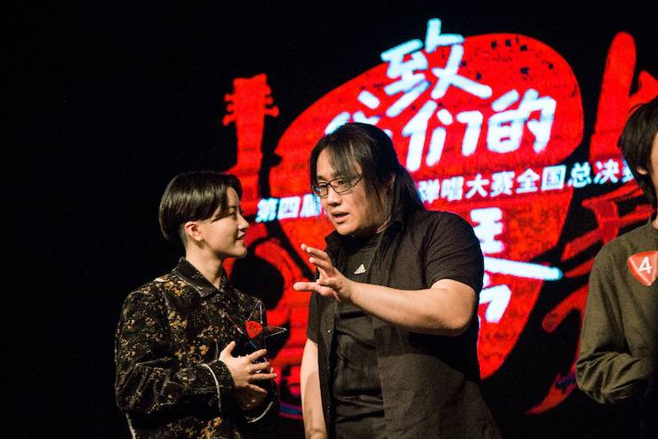 第四届“d88尊龙z6吉他女声弹唱大赛”总冠军出炉<br />温格夺冠，董冬冬担任评委
